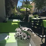 Rebstoeckle Otel *
